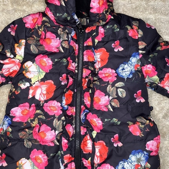 Rothschild hooded ruffled black floral puffer jacket/coat - Picture 3 of 4